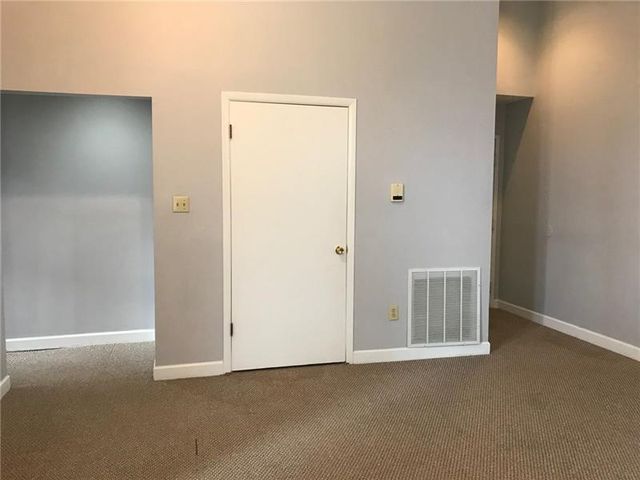 1207 W North Ave 104, Manchester, PA 15233