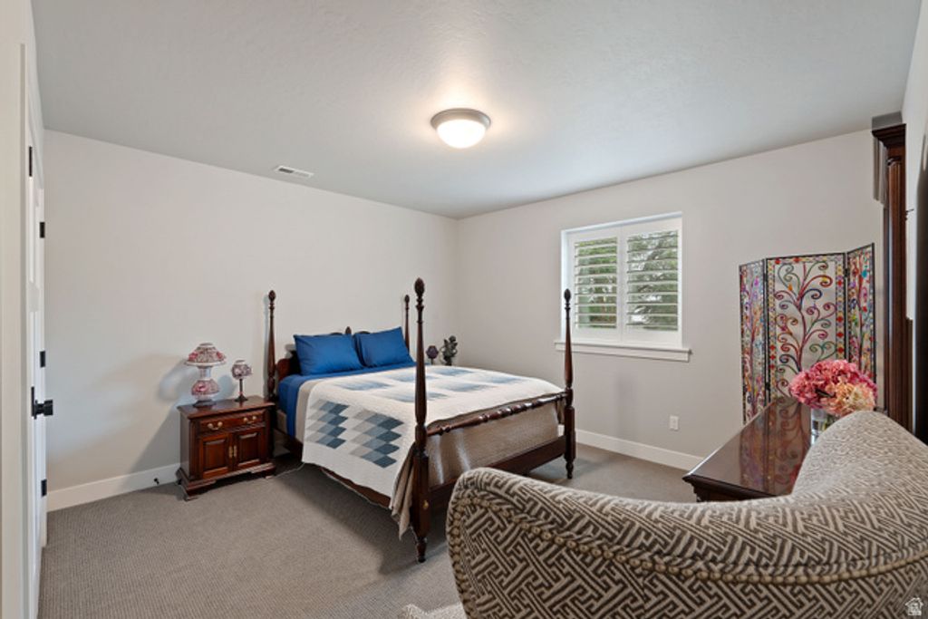 Image 26 of property listing at 646 E 600 S, Kaysville, UT 84037