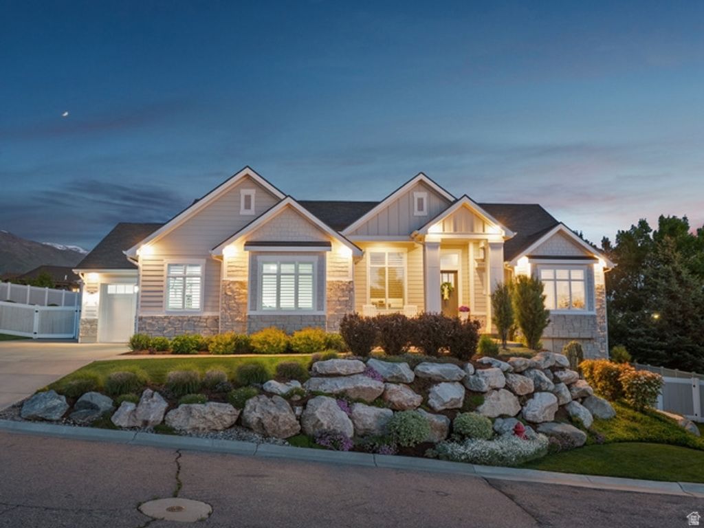 Image 4 of property listing at 646 E 600 S, Kaysville, UT 84037