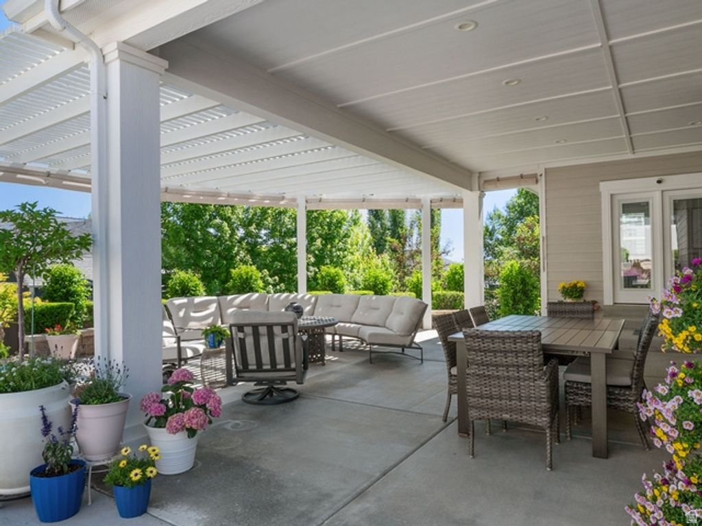 Image 31 of property listing at 646 E 600 S, Kaysville, UT 84037