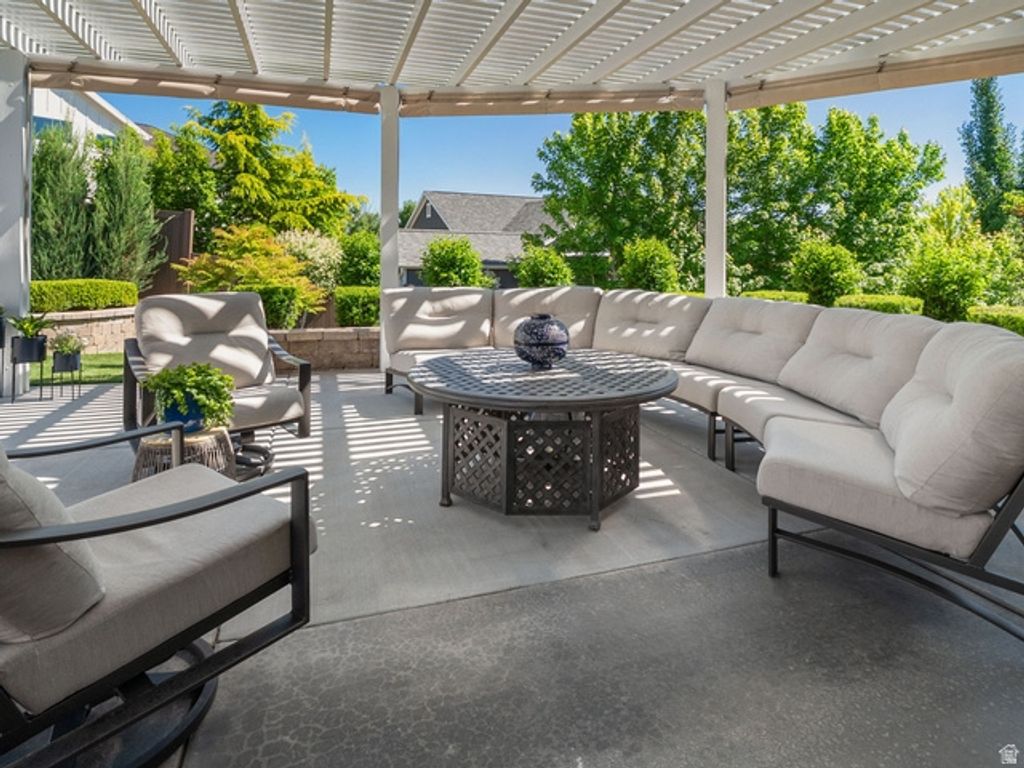 Image 35 of property listing at 646 E 600 S, Kaysville, UT 84037