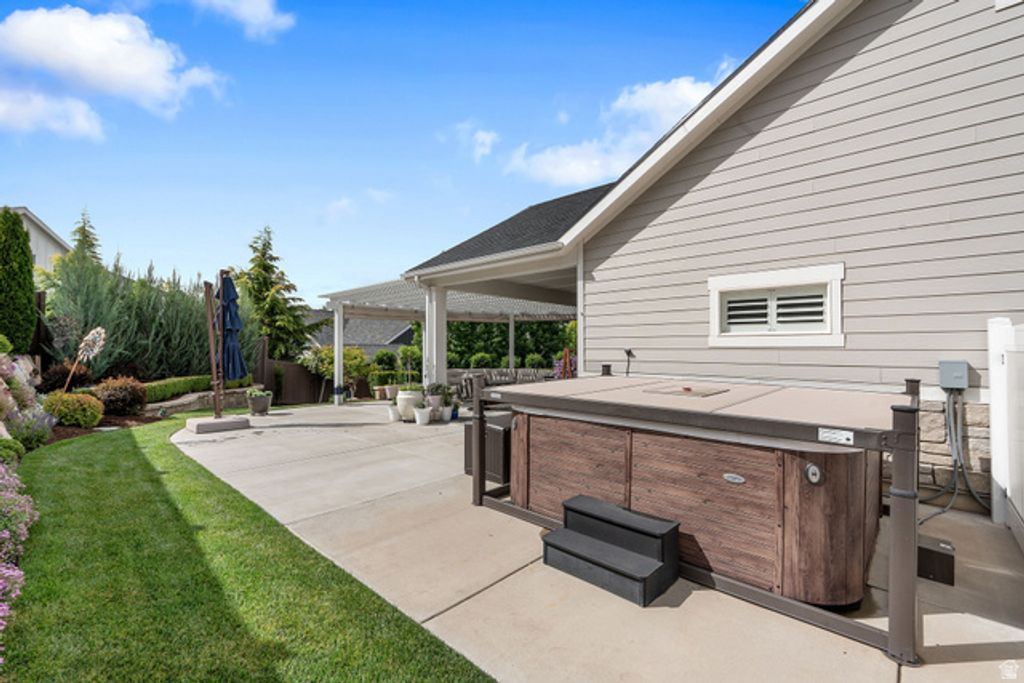 Image 39 of property listing at 646 E 600 S, Kaysville, UT 84037