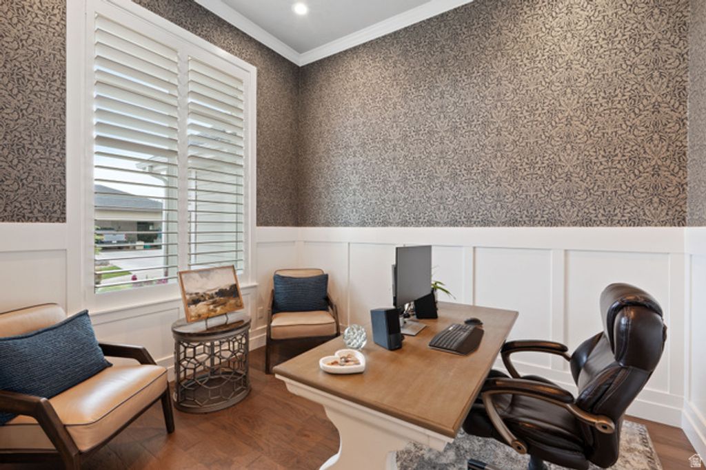 Image 6 of property listing at 646 E 600 S, Kaysville, UT 84037