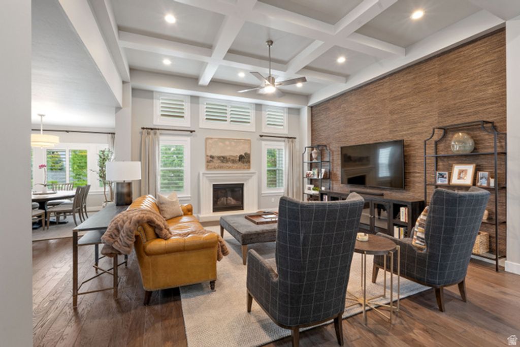 Image 7 of property listing at 646 E 600 S, Kaysville, UT 84037
