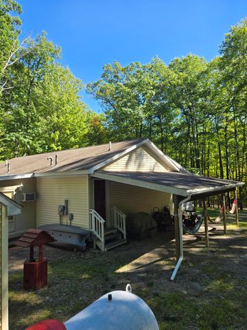 4865 Squirrel, Farwell, MI 48622