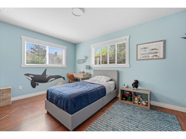 6910 Ne PACIFIC St, Portland, OR 97213