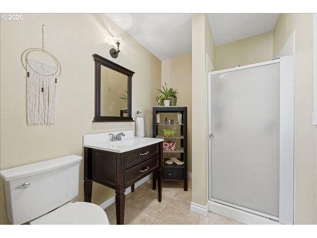 6910 Ne PACIFIC St, Portland, OR 97213