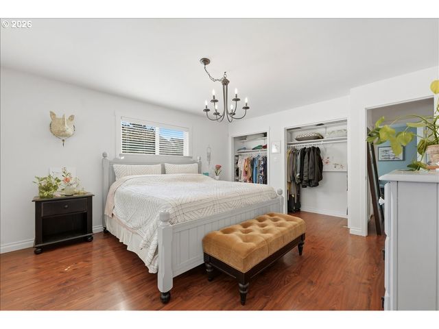 6910 Ne PACIFIC St, Portland, OR 97213