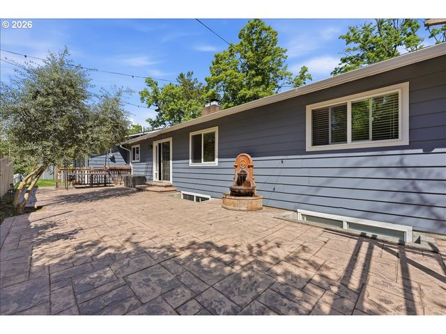 6910 Ne PACIFIC St, Portland, OR 97213