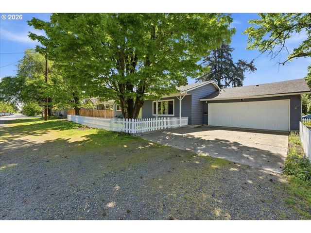 6910 Ne PACIFIC St, Portland, OR 97213