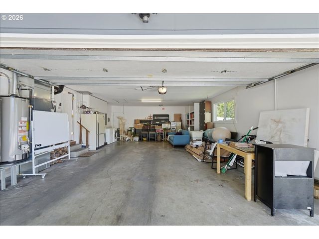 6910 Ne PACIFIC St, Portland, OR 97213