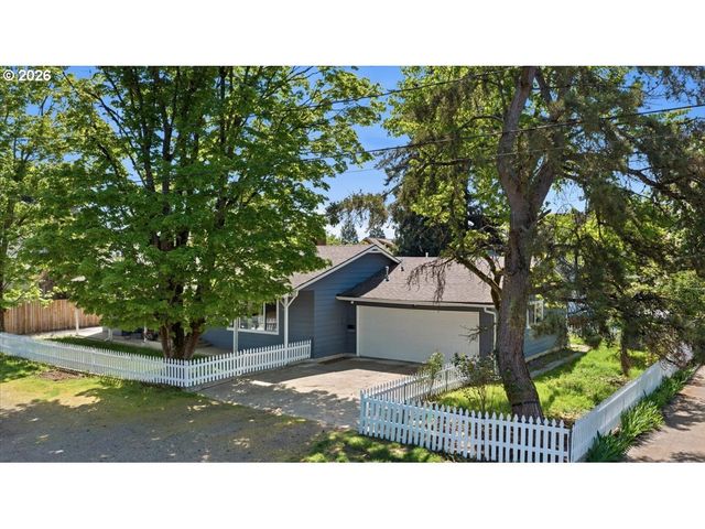 6910 Ne PACIFIC St, Portland, OR 97213