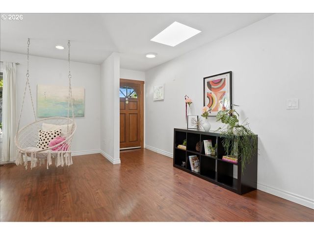 6910 Ne PACIFIC St, Portland, OR 97213