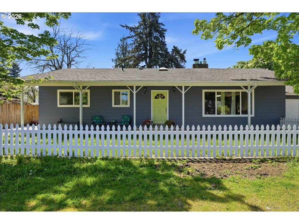 6910 Ne PACIFIC St, Portland, OR 97213