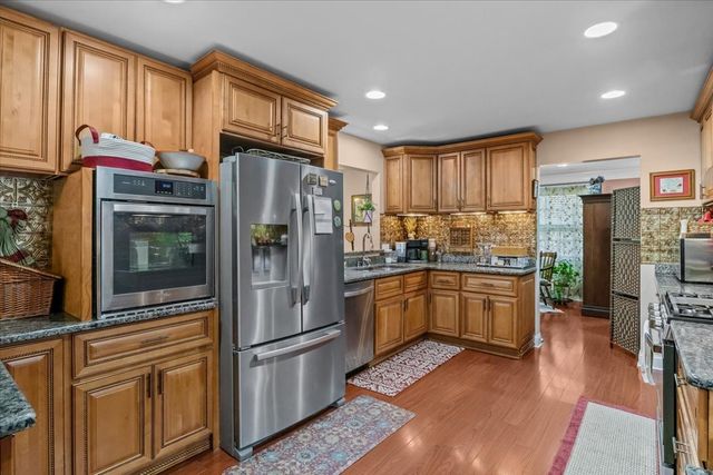 307 Crestview Dr, Dickson, TN 37055