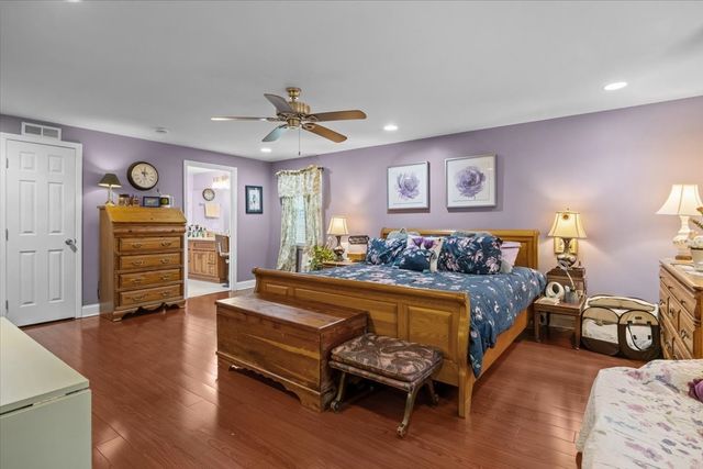 307 Crestview Dr, Dickson, TN 37055