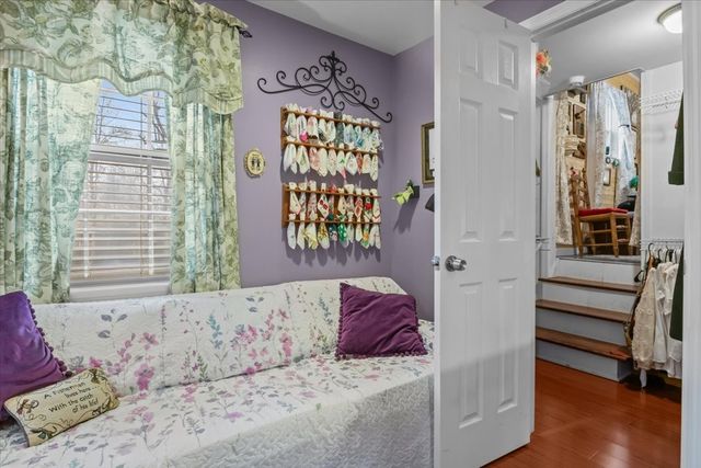 307 Crestview Dr, Dickson, TN 37055