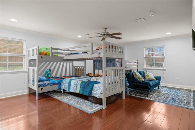 307 Crestview Dr, Dickson, TN 37055