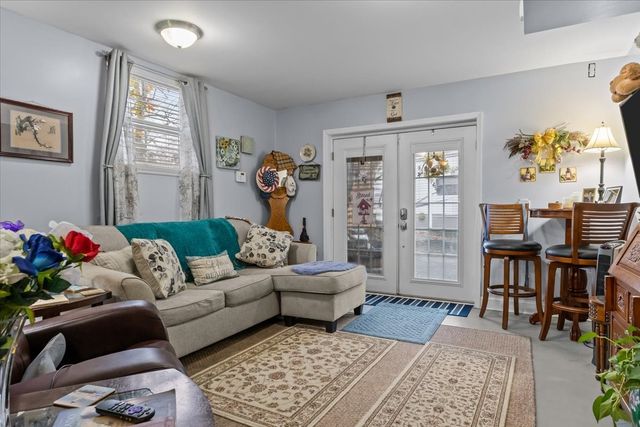 307 Crestview Dr, Dickson, TN 37055