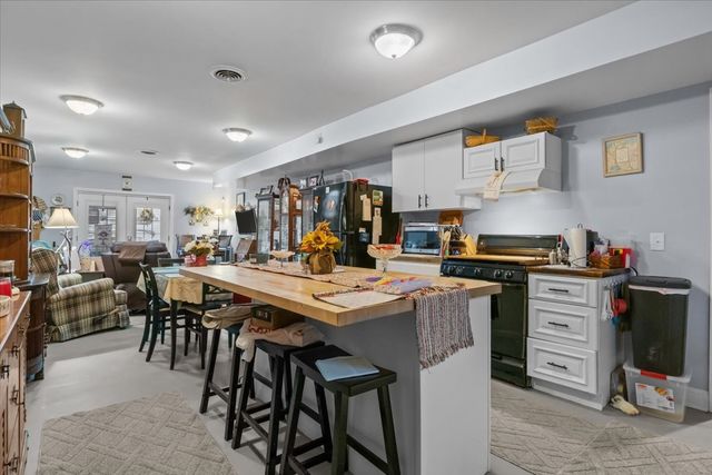 307 Crestview Dr, Dickson, TN 37055