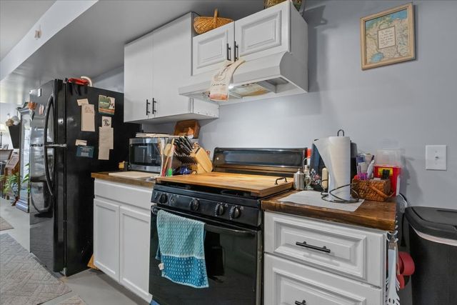 307 Crestview Dr, Dickson, TN 37055