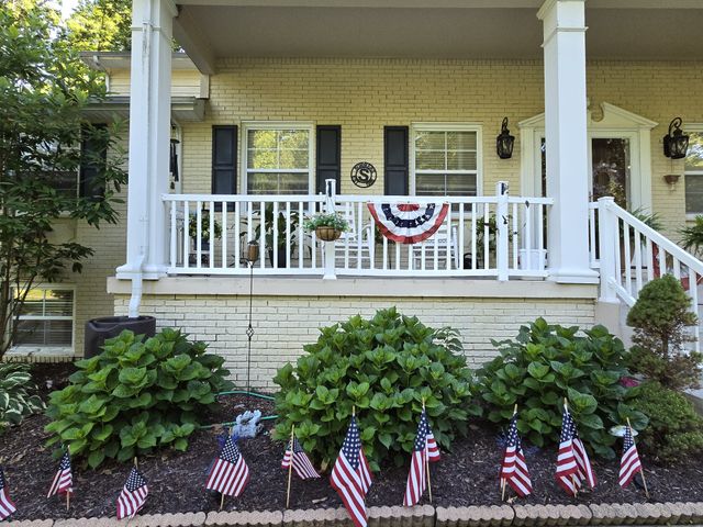 307 Crestview Dr, Dickson, TN 37055