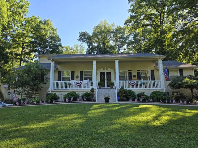 307 Crestview Dr, Dickson, TN 37055