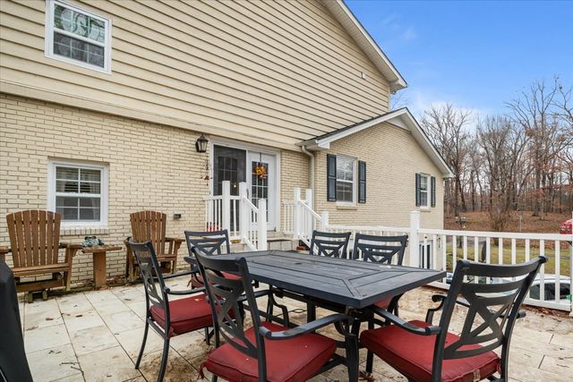 307 Crestview Dr, Dickson, TN 37055