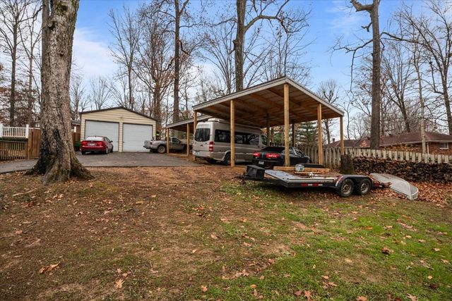 307 Crestview Dr, Dickson, TN 37055