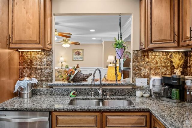 307 Crestview Dr, Dickson, TN 37055