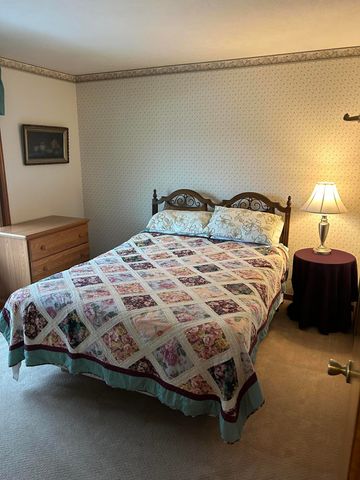 115 S Zeeland Parkway 115, Zeeland, MI 49464