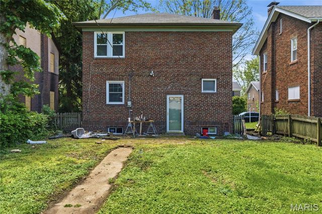 6769 Chamberlain Avenue, St Louis, MO 63130