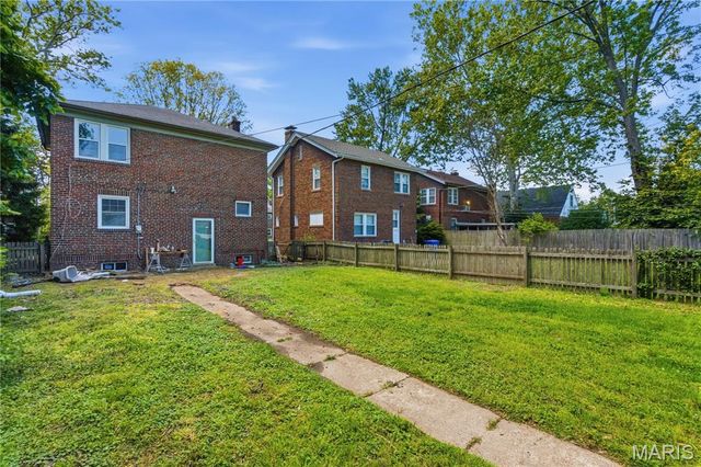 6769 Chamberlain Avenue, St Louis, MO 63130