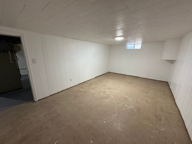 1202 E Jefferson Street E, Clinton, IL 61727