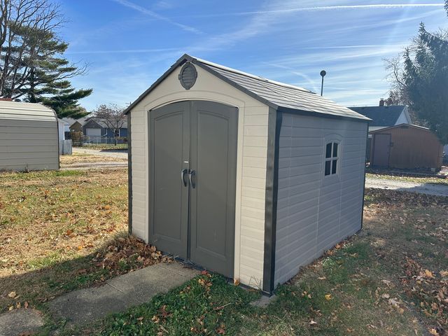 1202 E Jefferson Street E, Clinton, IL 61727