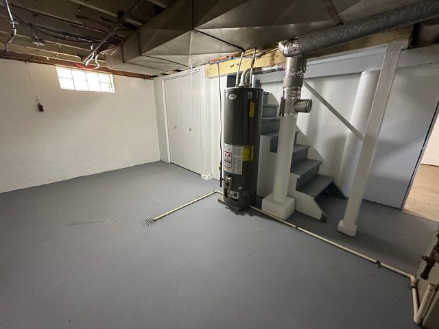 1202 E Jefferson Street E, Clinton, IL 61727