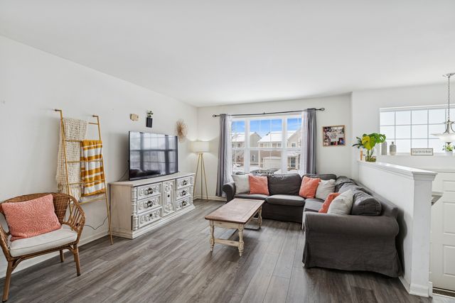 308 Niagara Lane, Volo, IL 60073