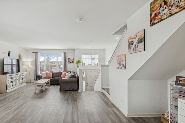 308 Niagara Lane, Volo, IL 60073