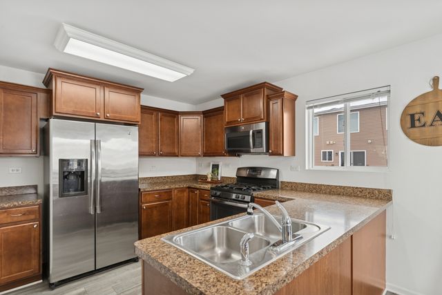 308 Niagara Lane, Volo, IL 60073