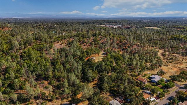 13695 Lena Way, Shasta Lake, CA 96019