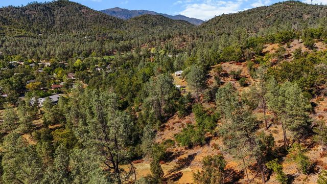 13695 Lena Way, Shasta Lake, CA 96019