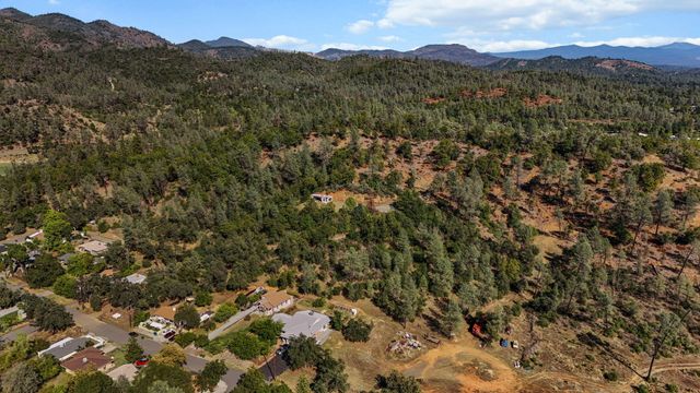 13695 Lena Way, Shasta Lake, CA 96019