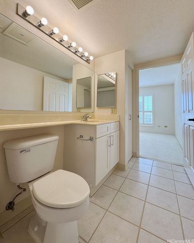 3075 Ala Poha Place 1704, Honolulu, HI 96818