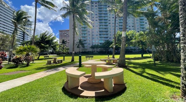 3075 Ala Poha Place 1704, Honolulu, HI 96818