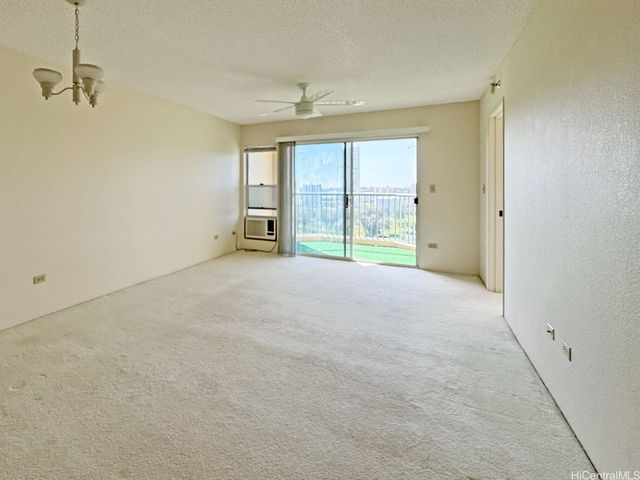 3075 Ala Poha Place 1704, Honolulu, HI 96818