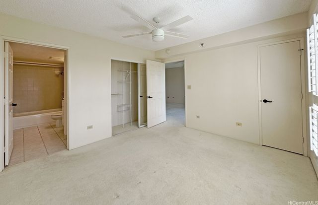 3075 Ala Poha Place 1704, Honolulu, HI 96818