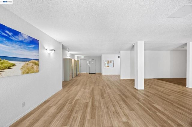 955 Shorepoint Ct 310, Alameda, CA 94501