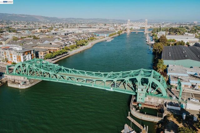 955 Shorepoint Ct 310, Alameda, CA 94501
