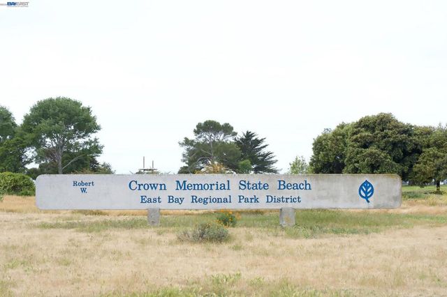955 Shorepoint Ct 310, Alameda, CA 94501