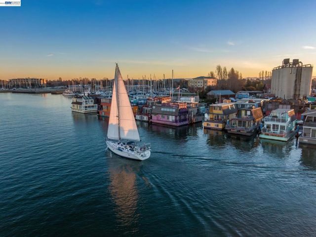 955 Shorepoint Ct 310, Alameda, CA 94501